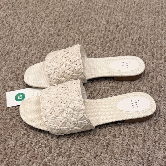 NWT a new day Cream Woven Slide Sandals - Picture 2 of 2